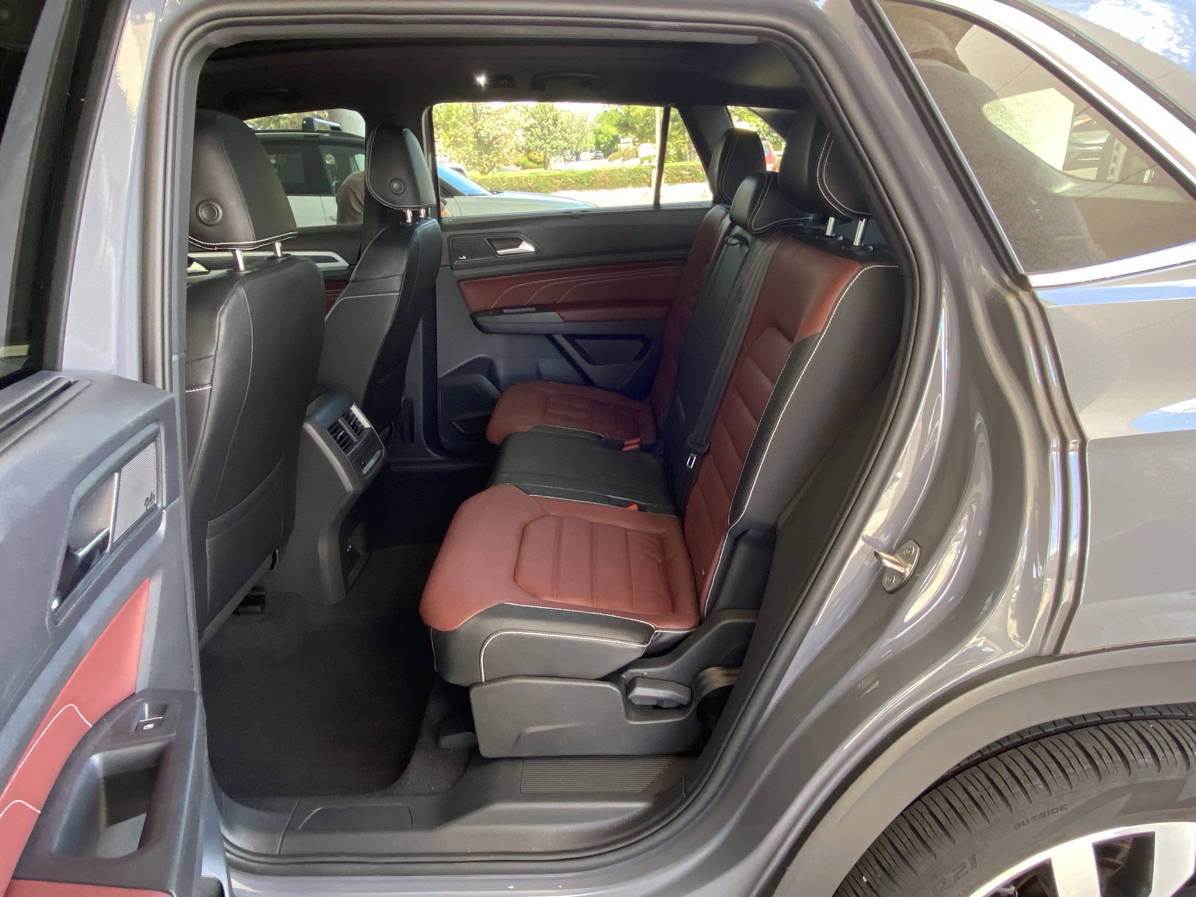 Used 2023 Volkswagen Atlas Cross Sport SEL Premium R-Line image 28