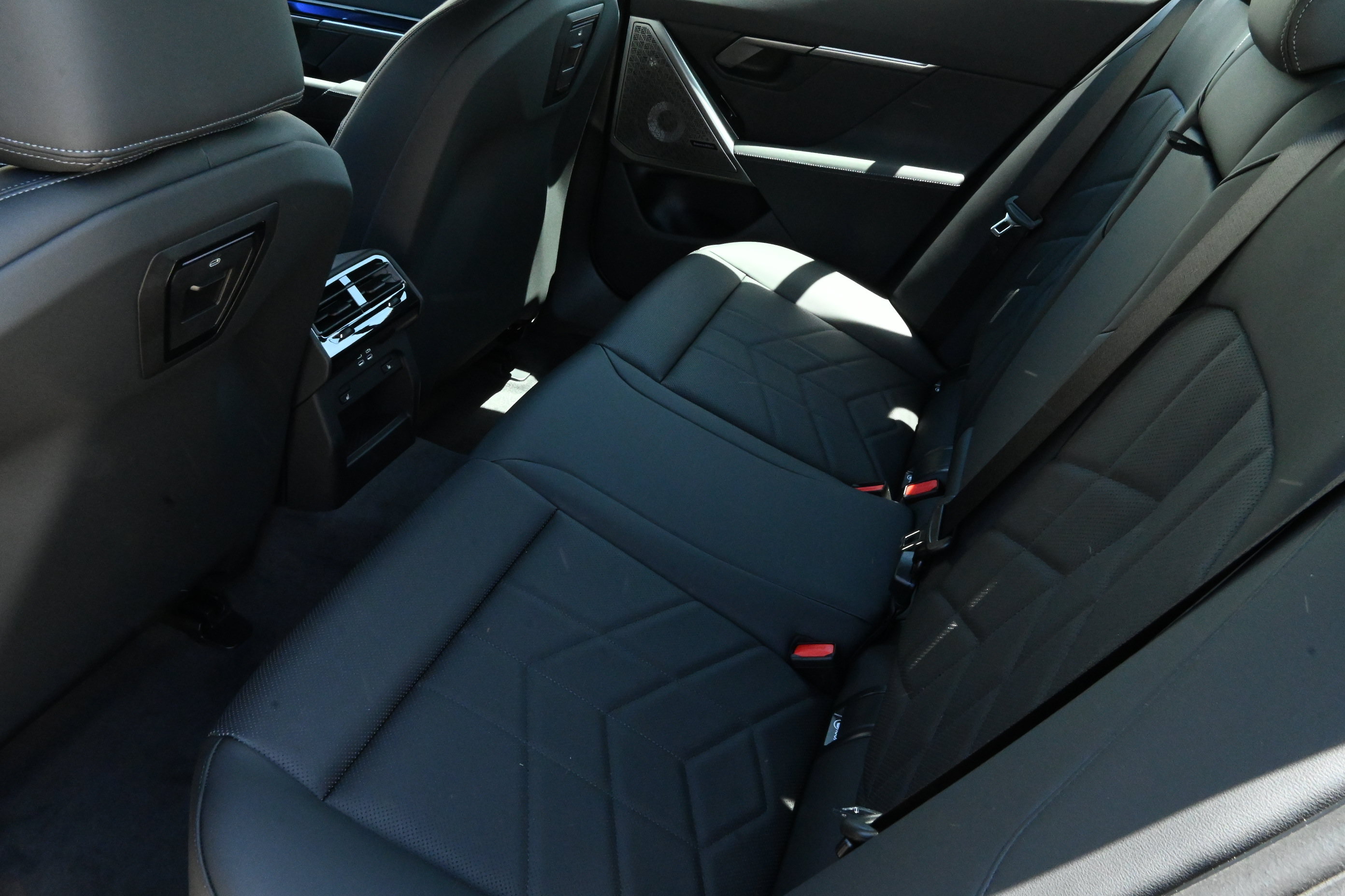New 2027 BMW 540i xDrive w/ M Sport Package AWD/4WD image 12