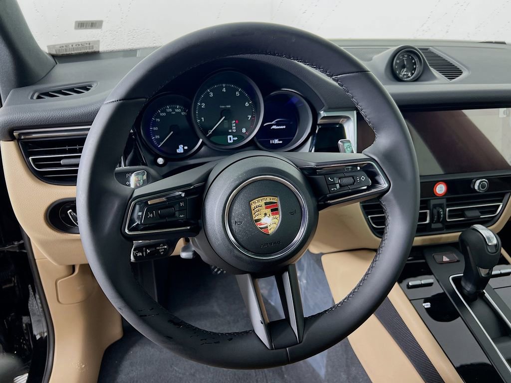 Certified 2026 Porsche Macan AWD/4WD image 12