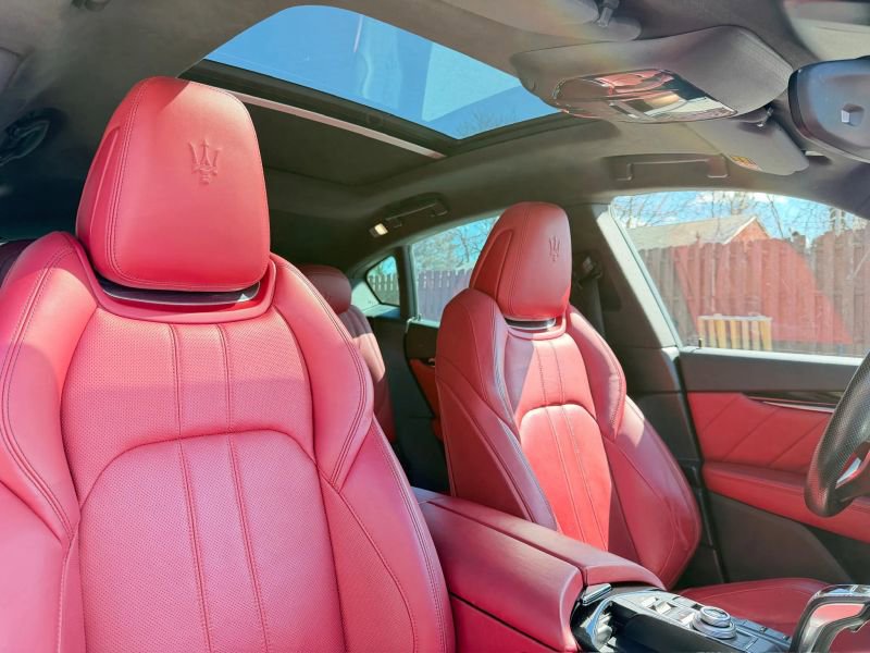 Used 2020 Maserati Levante GranSport image 28