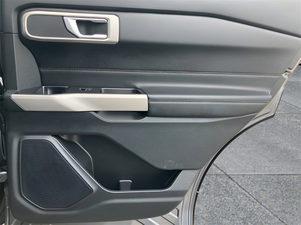Used 2022 Ford Explorer XLT image 48