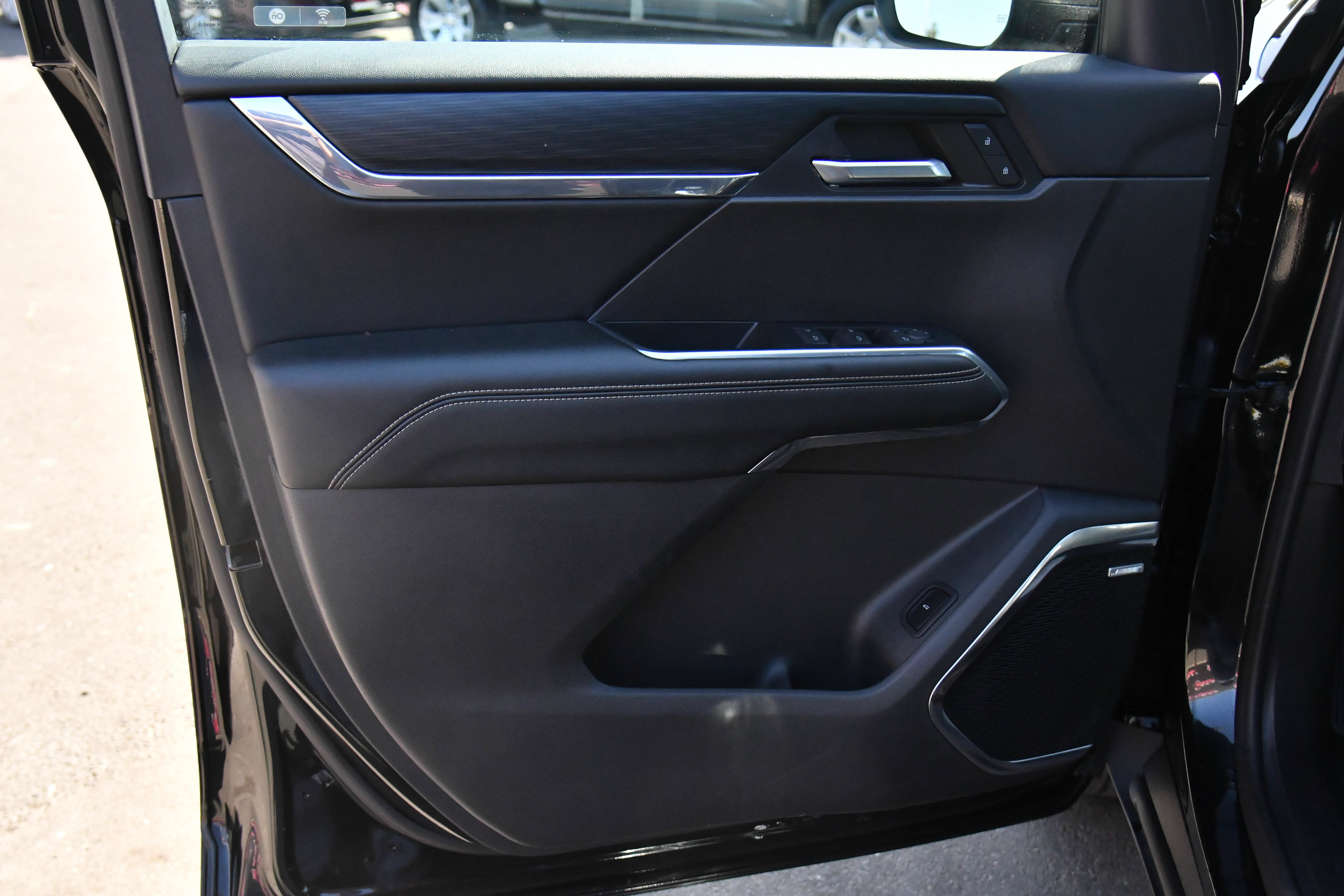 Used 2024 GMC Acadia Elevation AWD/4WD image 14