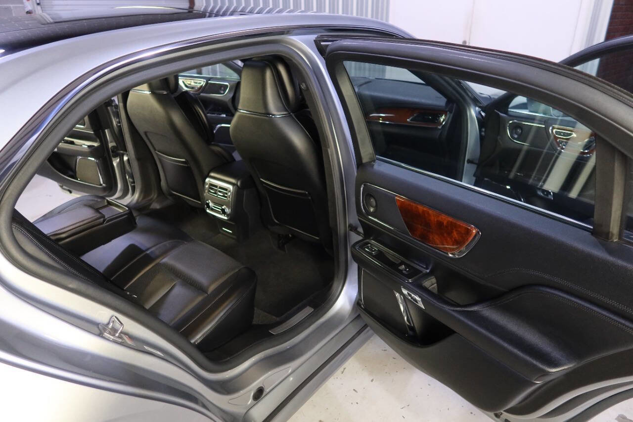 Used 2020 Lincoln Continental Reserve image 14