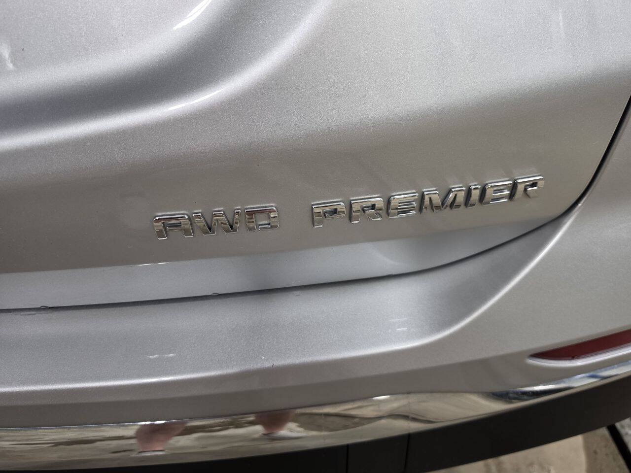 Used 2021 Chevrolet Equinox Premier w/ LPO, Floor Liner Package AWD/4WD image 15