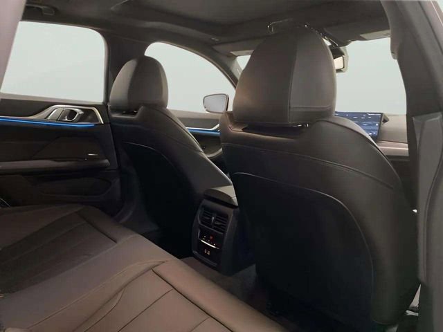 Used 2025 BMW 430i xDrive w/ Premium Package image 18