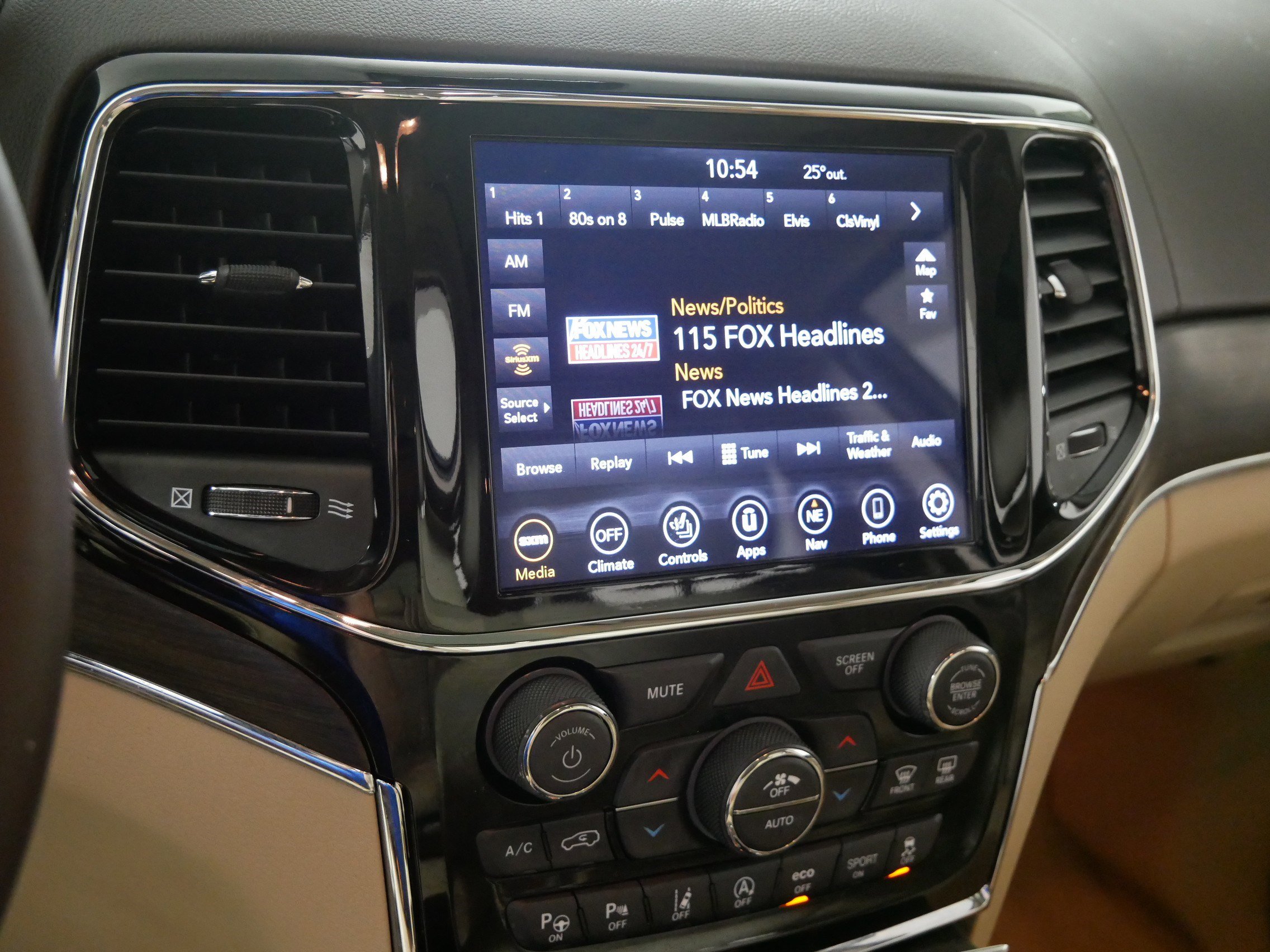 Used 2020 Jeep Grand Cherokee Overland image 22