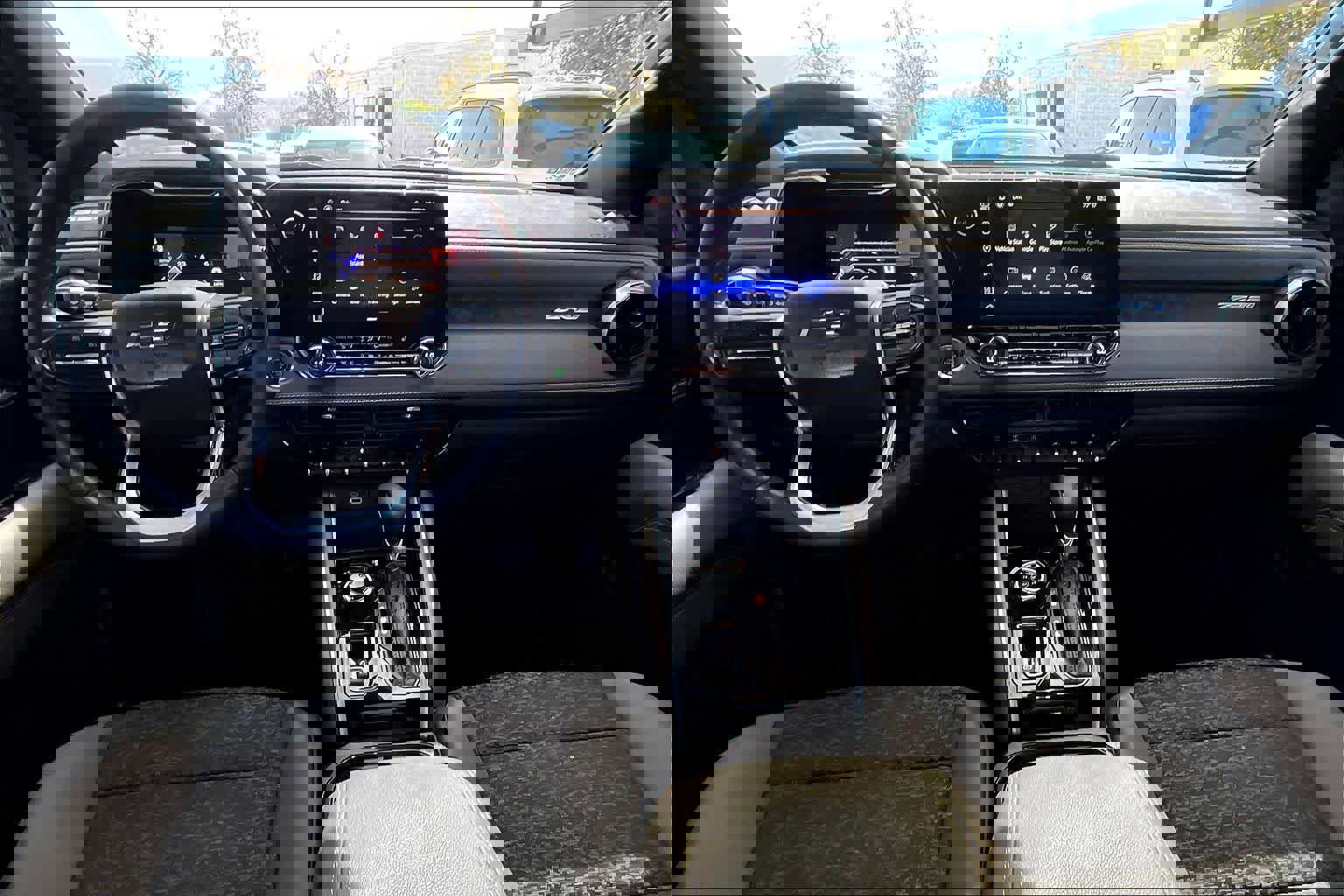 Used 2024 Chevrolet Colorado ZR2 w/ Technology Package image 15