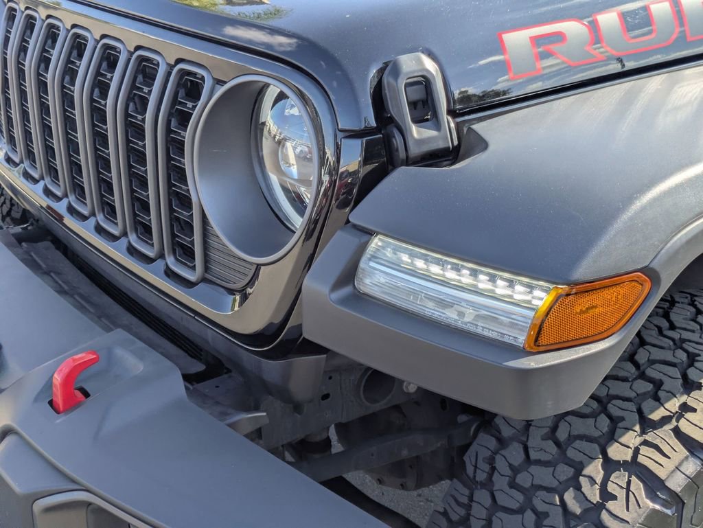 Used 2025 Jeep Wrangler Unlimited Rubicon AWD/4WD image 11