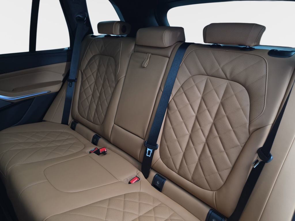 New 2026 BMW X5 xDrive50e w/ Executive Package image 14