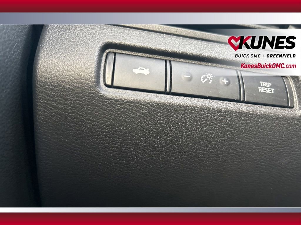 Used 2025 Nissan Altima 2.5 SV image 33