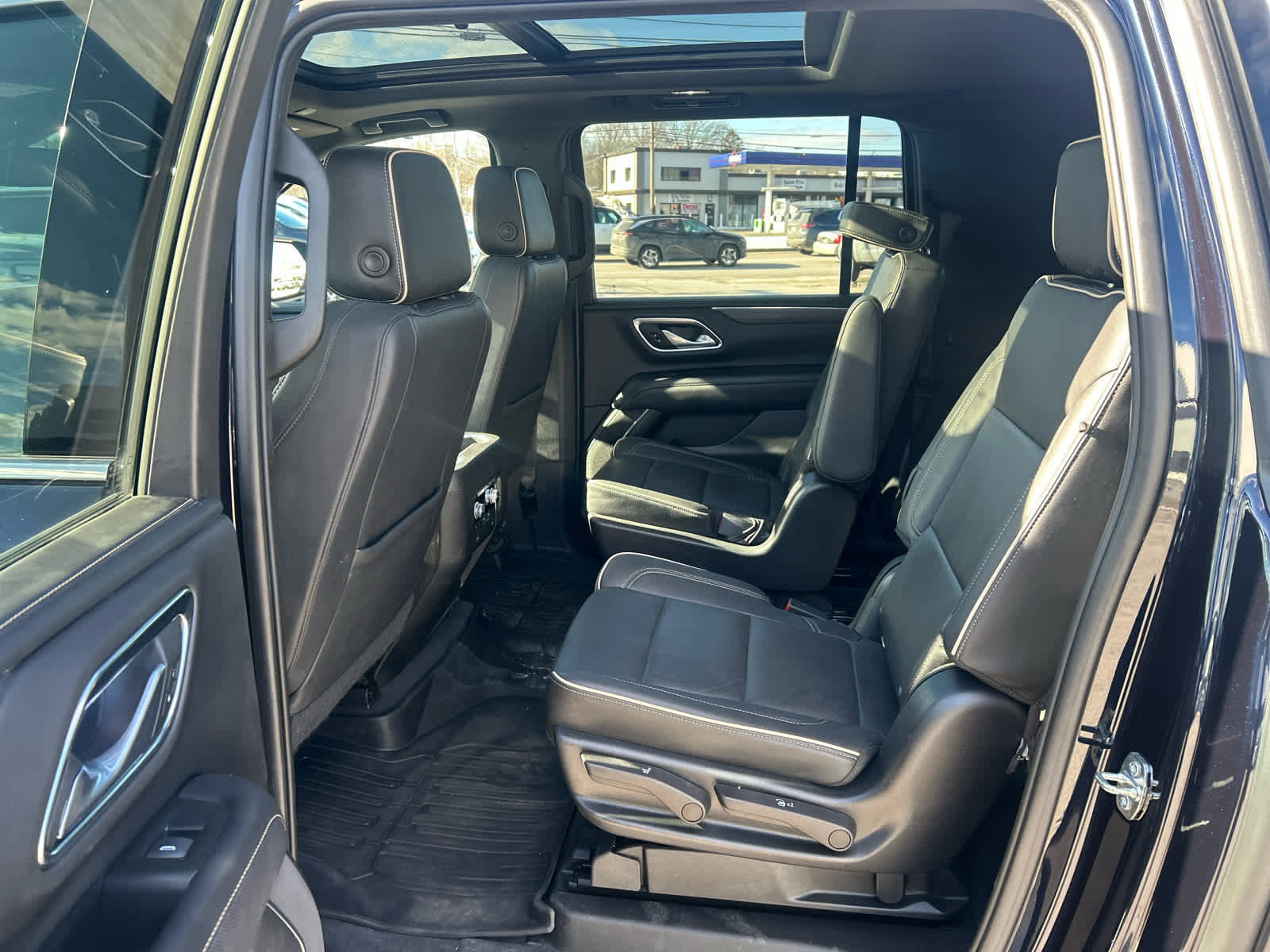 Certified 2022 GMC Yukon XL SLT w/ SLT Premium Package image 12