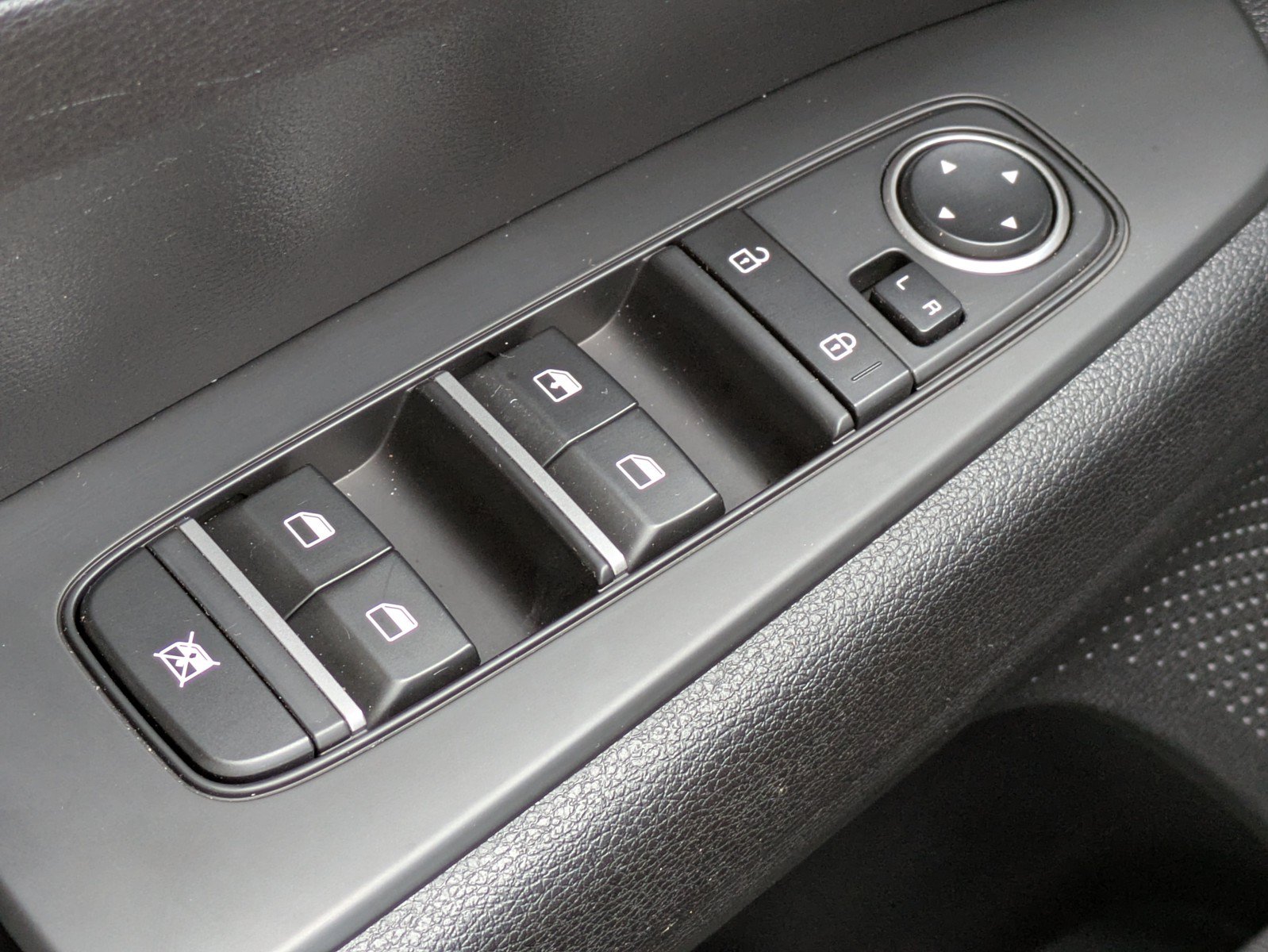 Certified 2023 Kia Forte LXS FWD image 16