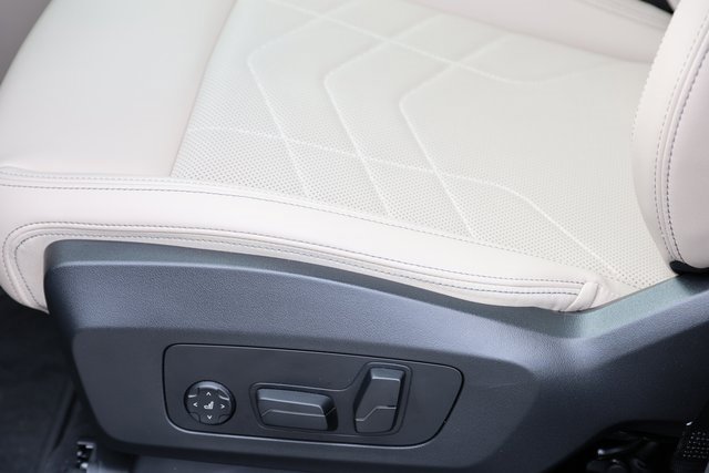 Used 2024 BMW X1 xDrive28i w/ Convenience Package image 9