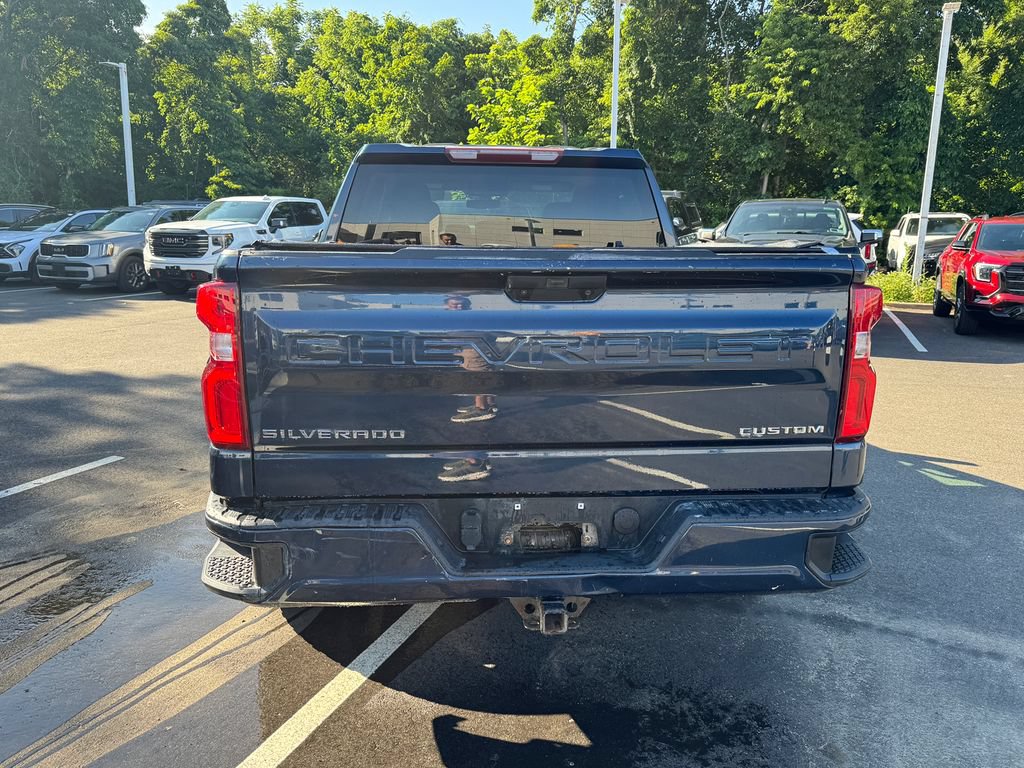 Used 2020 Chevrolet Silverado 1500 Custom w/ Custom Value Package AWD/4WD image 5