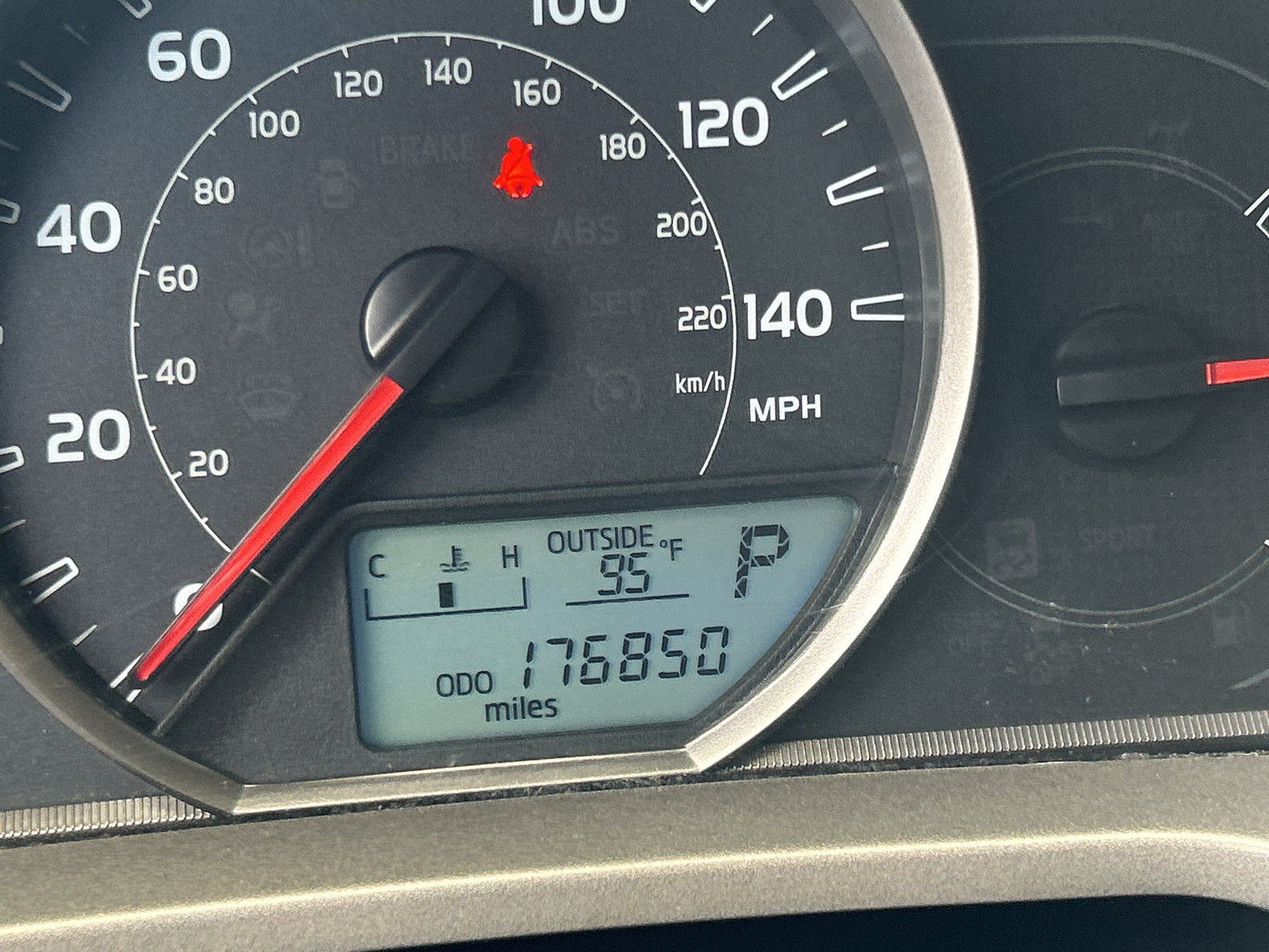 Used 2015 Toyota RAV4 LE AWD/4WD image 27