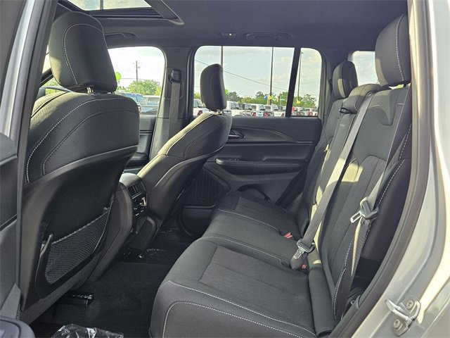 New 2025 Jeep Grand Cherokee Laredo X image 4