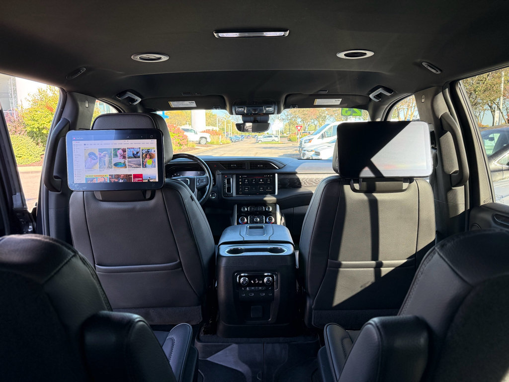 Used 2023 GMC Yukon Denali w/ Advanced Technology Package AWD/4WD image 25