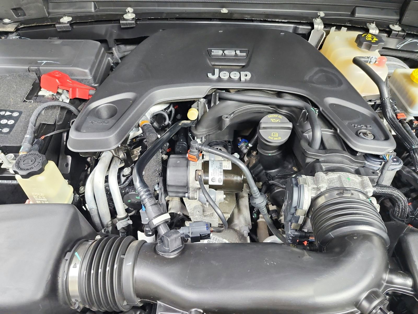 Used 2021 Jeep Wrangler Unlimited Sahara AWD/4WD image 17