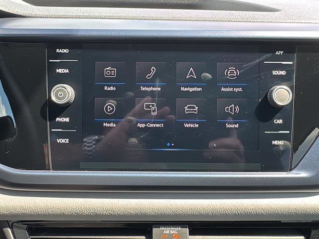 Certified 2023 Volkswagen Taos SE image 18