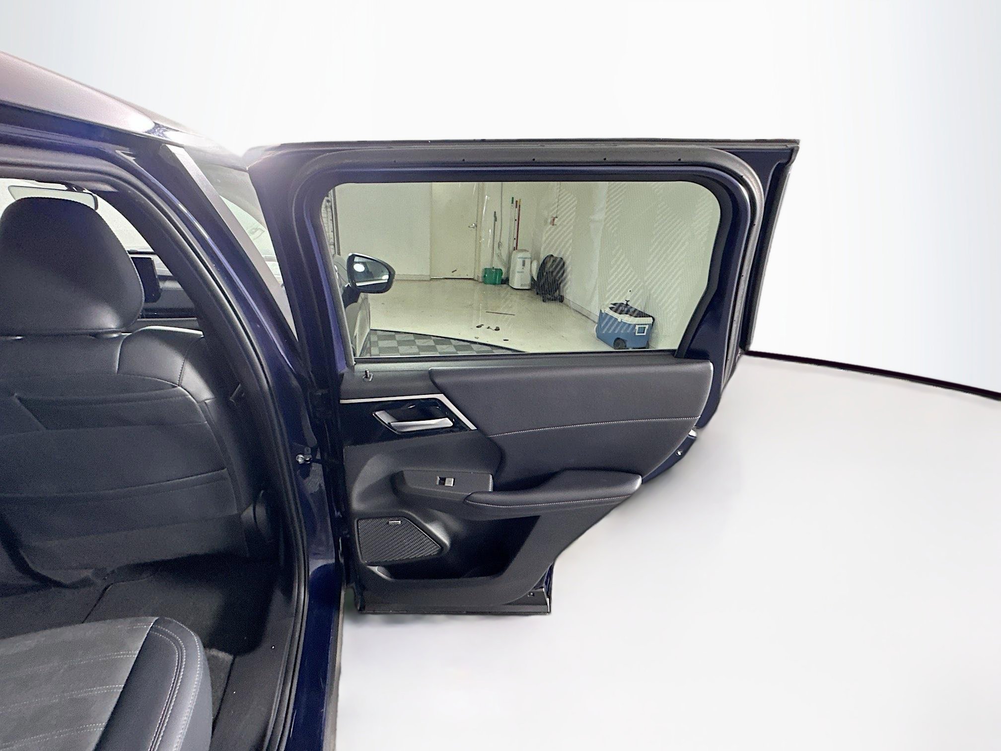 Used 2025 Mitsubishi Outlander SE FWD image 31
