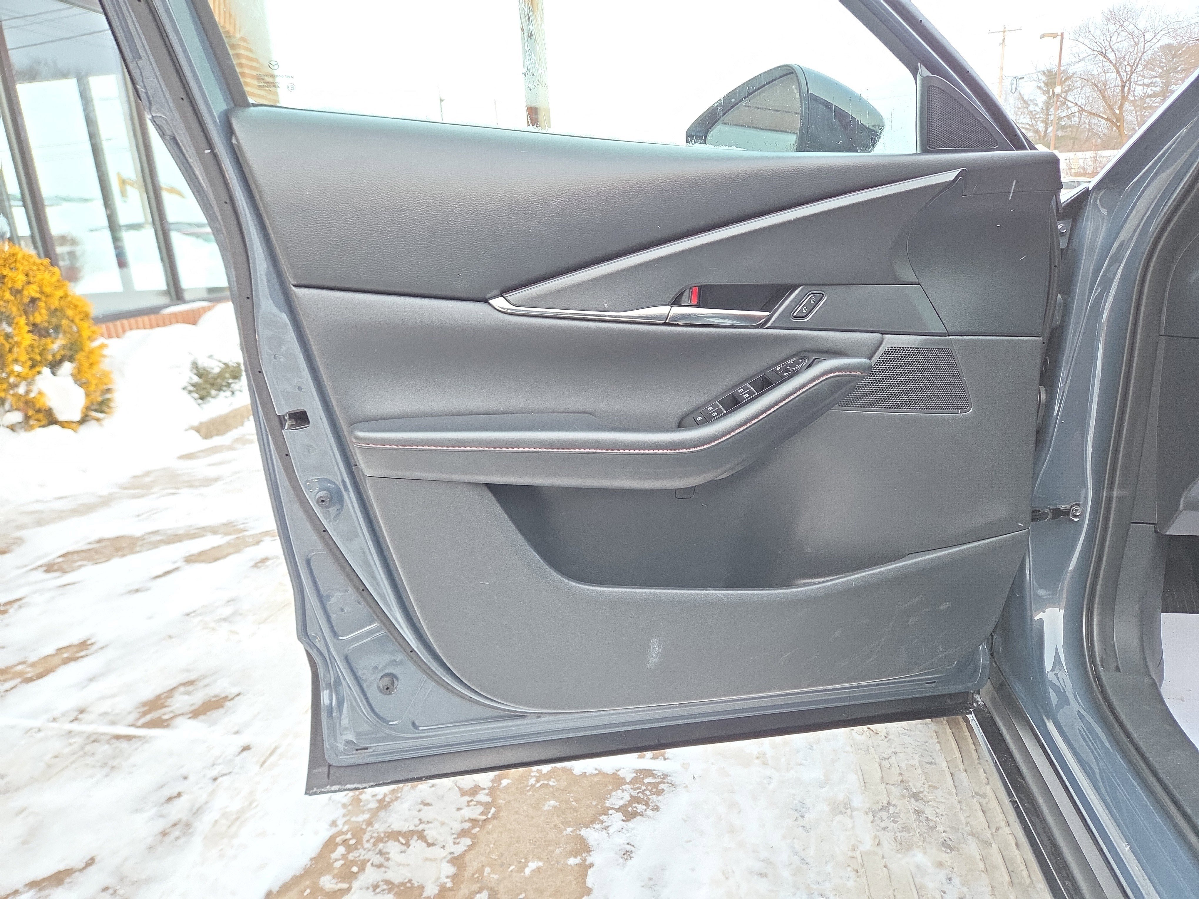 Certified 2025 MAZDA CX-30 AWD 2.5 S w/ Preferred Package image 15