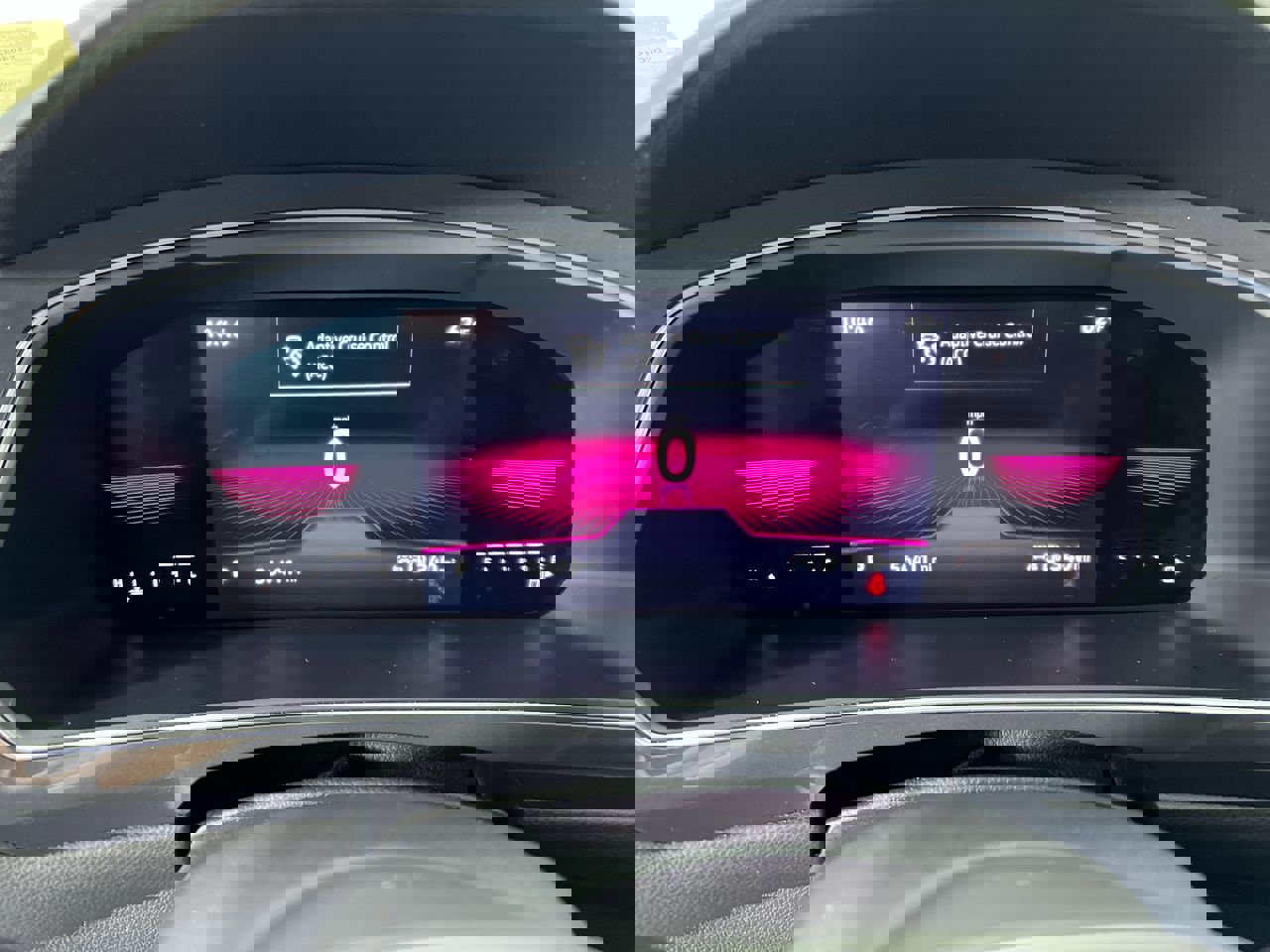 Used 2022 Volkswagen Tiguan SE R-Line image 20