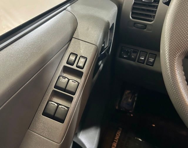 Used 2019 Nissan Frontier SL AWD/4WD image 29