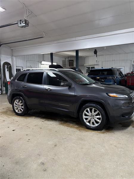 Used 2015 Jeep Cherokee Limited w/ Trailer Tow Group image 22