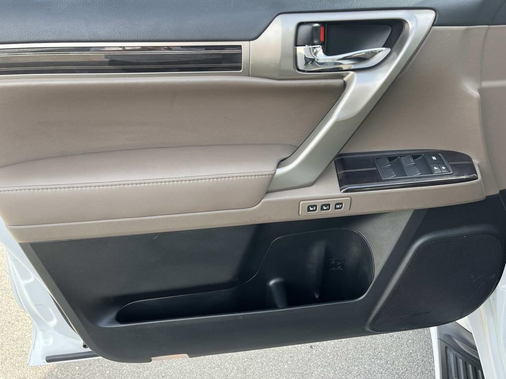 Used 2021 Lexus GX 460 Luxury w/ Sport Design Package image 28