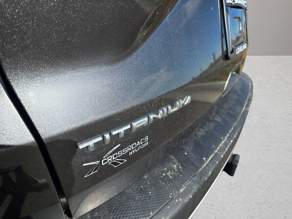 Used 2020 Ford Escape Titanium image 9