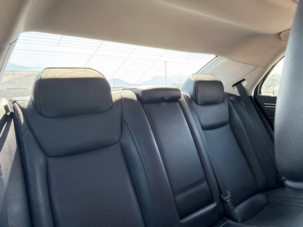 Used 2015 Chrysler 300 C AWD/4WD image 29