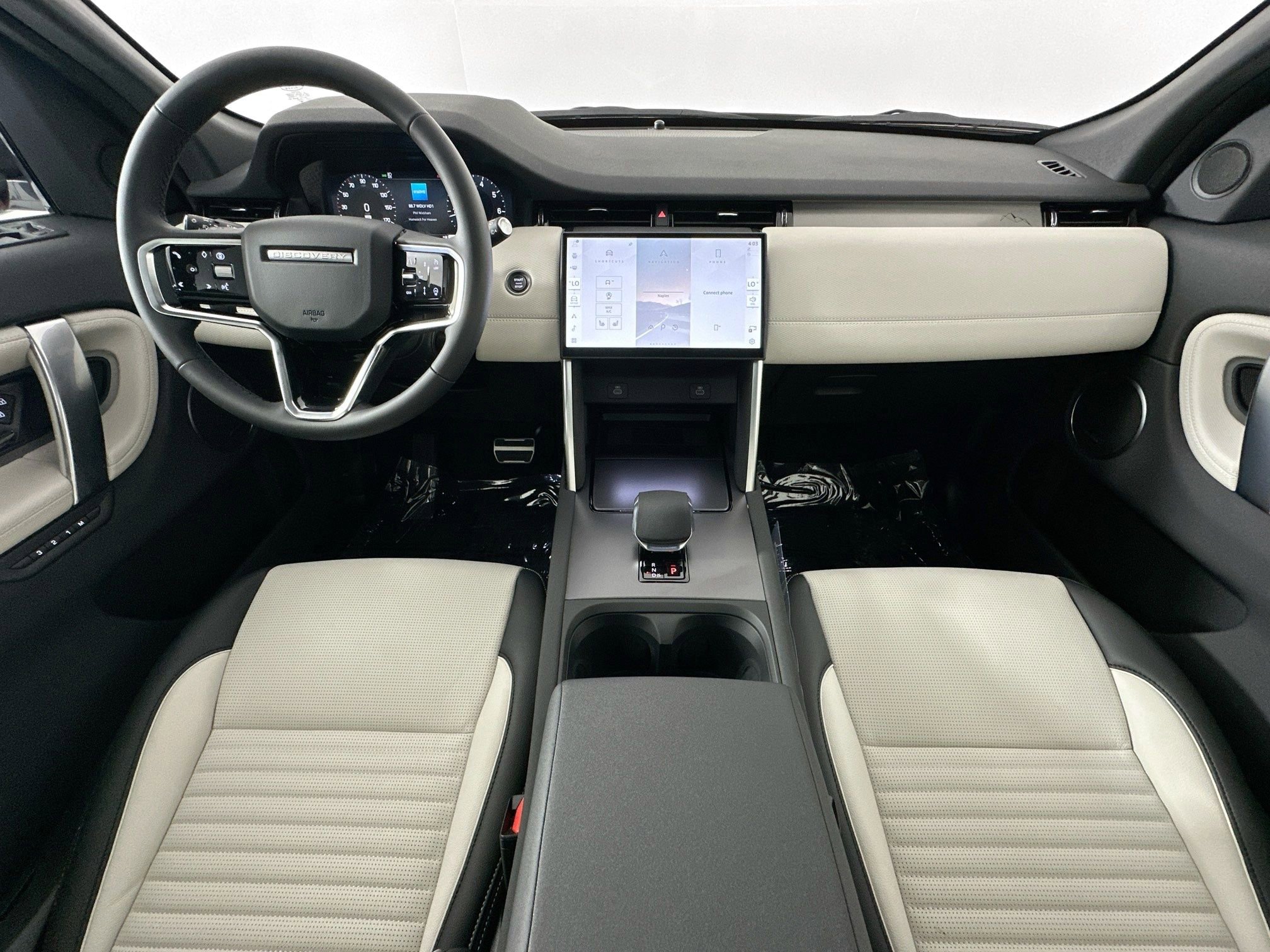 Used 2026 Land Rover Discovery Sport Landmark AWD/4WD image 21
