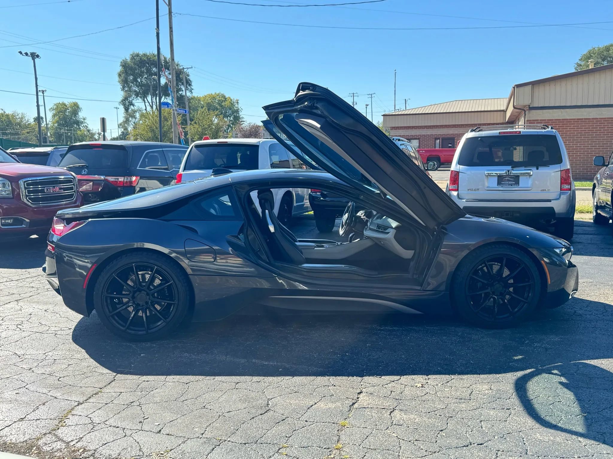 Used 2017 BMW i8 image 21