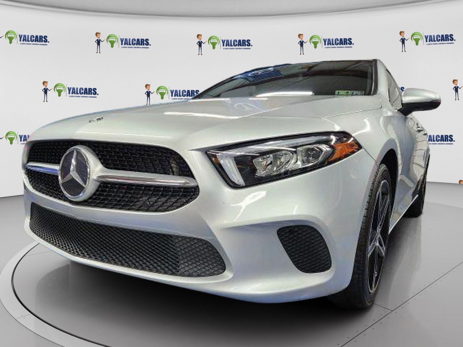 Used 2020 Mercedes-Benz A 220 4MATIC w/ Premium Package image 5