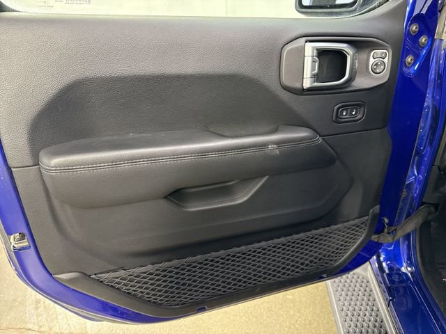 Used 2018 Jeep Wrangler Unlimited Sahara image 18