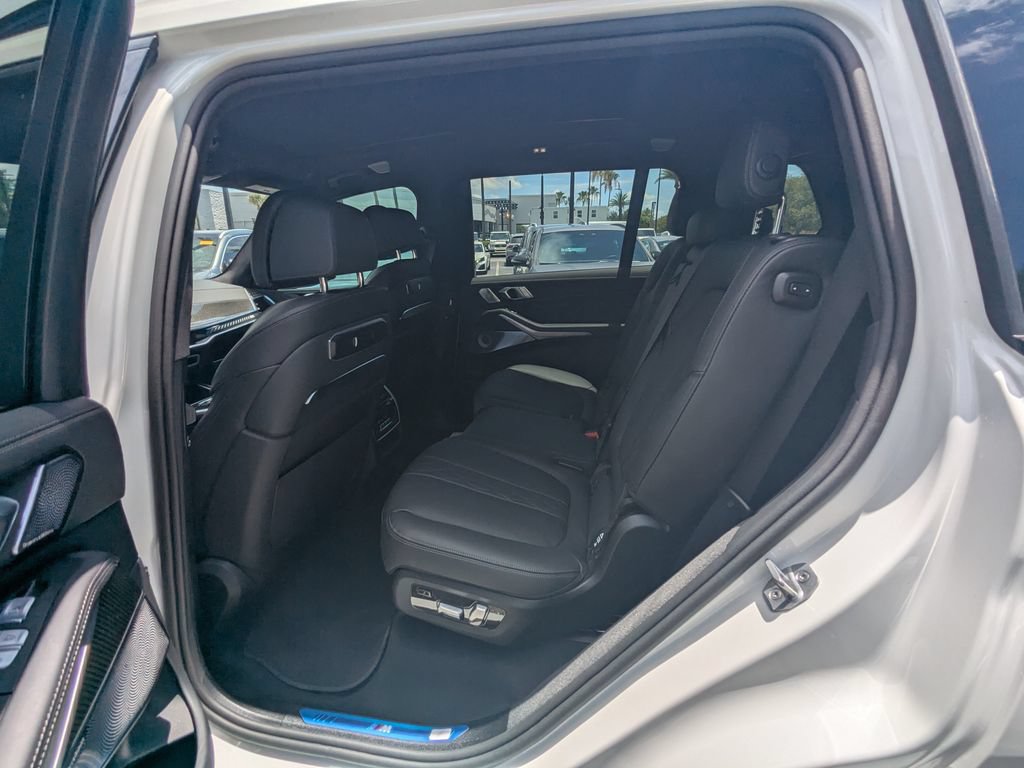 Used 2025 BMW X7 M60i w/ Executive Package AWD/4WD image 27