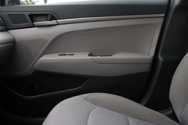 Used 2017 Hyundai Elantra SE FWD image 14