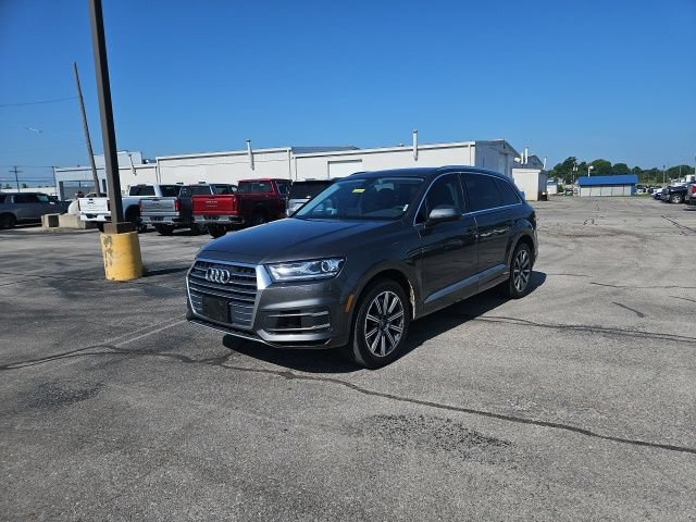 Used 2019 Audi Q7 3.0T Premium w/ Cold Weather Package AWD/4WD image 2