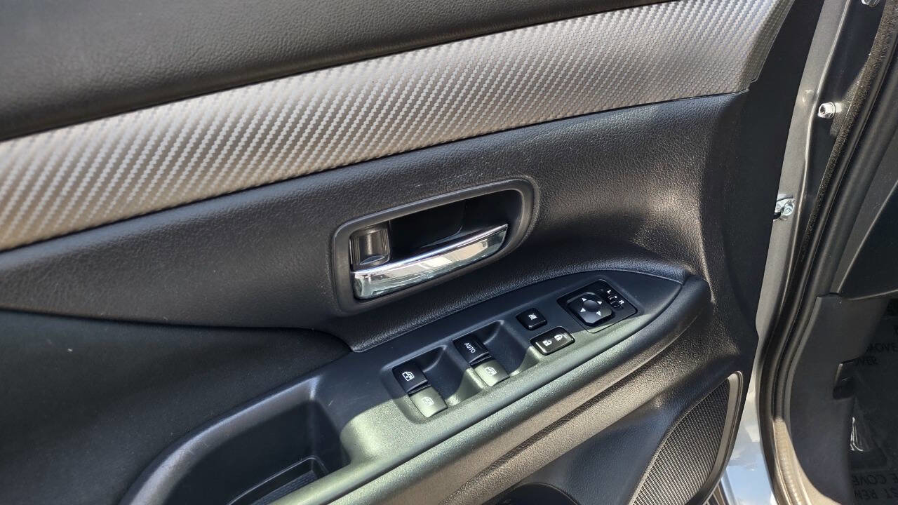 Used 2018 Mitsubishi Outlander ES image 11