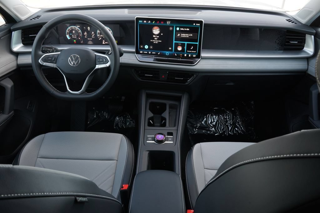 New 2026 Volkswagen Tiguan SE FWD image 8