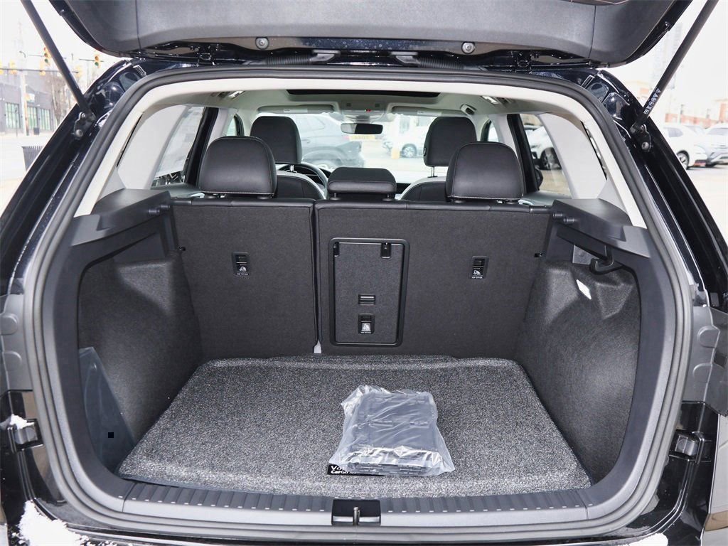 New 2026 Volkswagen Taos SE image 10