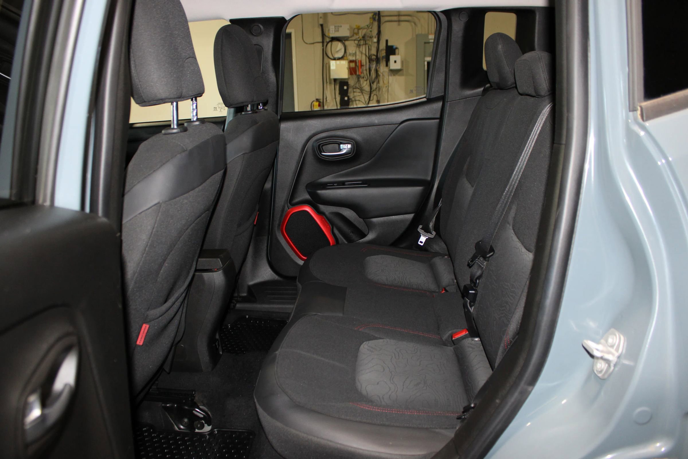 Used 2017 Jeep Renegade Trailhawk AWD/4WD image 21
