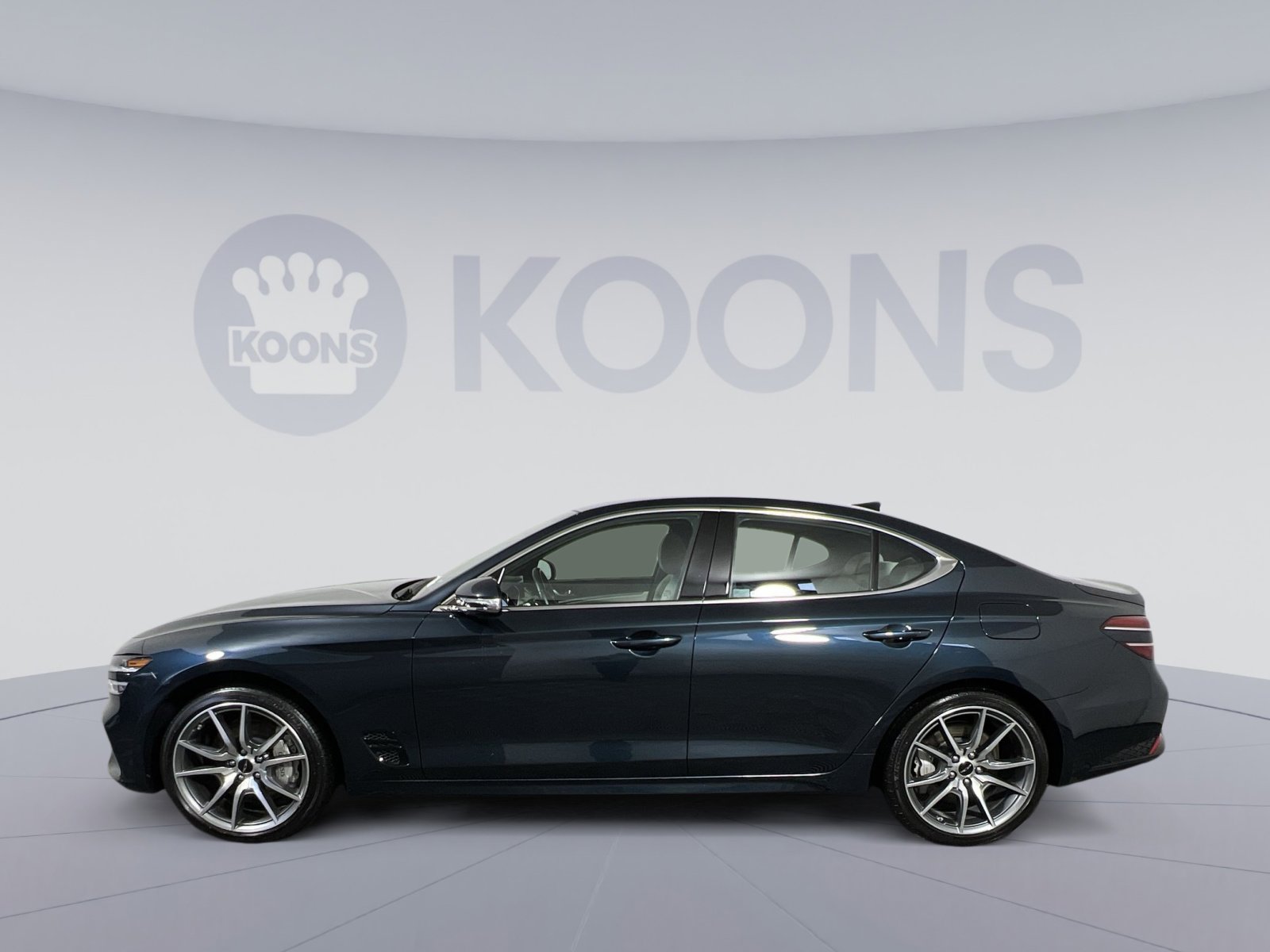 Used 2024 Genesis G70 2.5T image 2