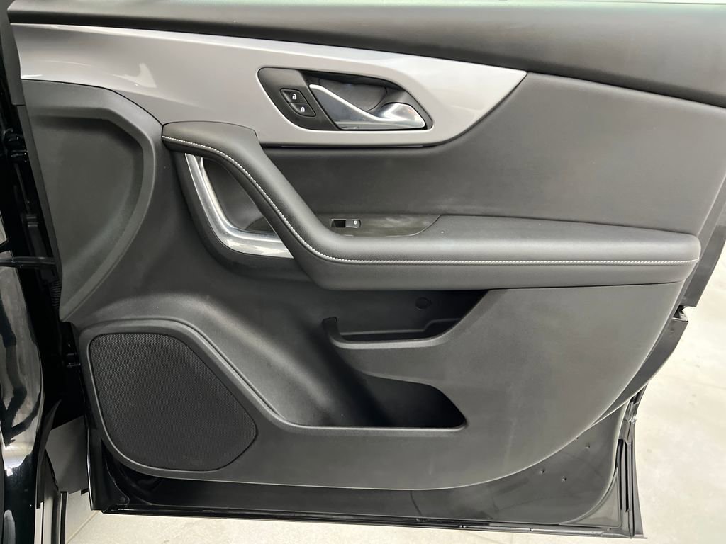 Used 2025 Chevrolet Blazer LT image 24