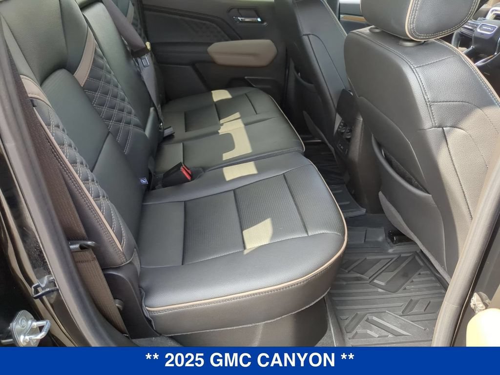 Used 2025 GMC Canyon Denali AWD/4WD image 21