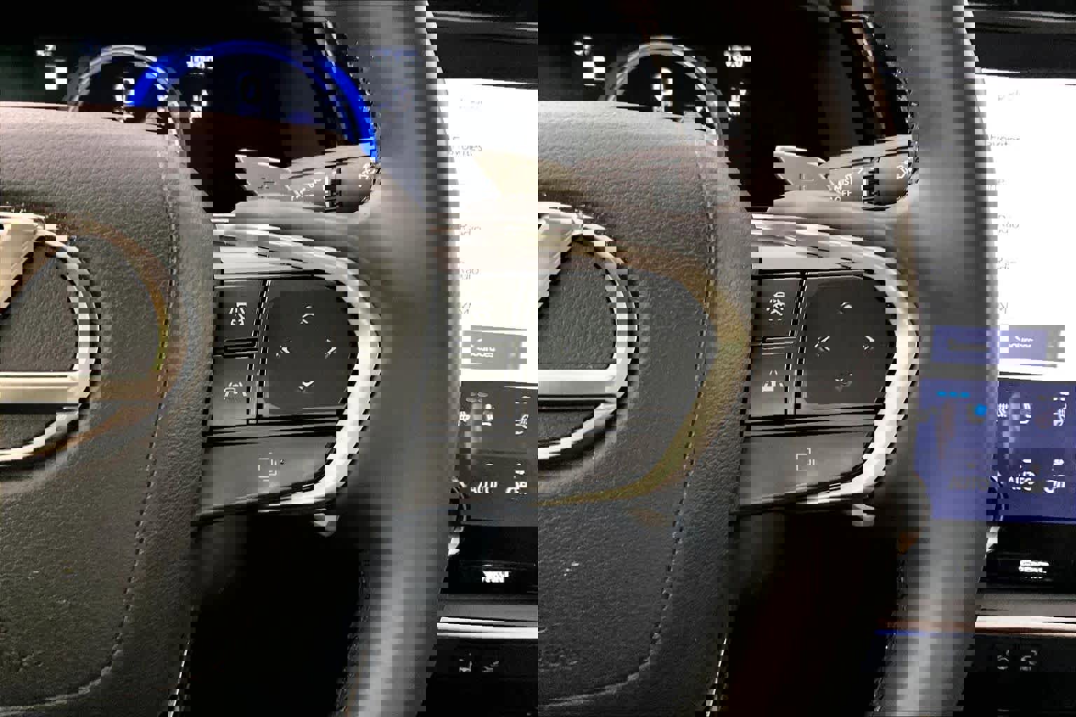 Used 2023 Lexus RZ 450e Premium image 24