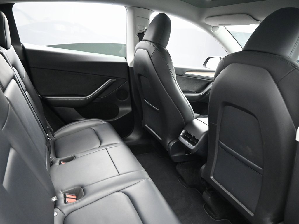 Used 2025 Tesla Model Y Long Range image 33