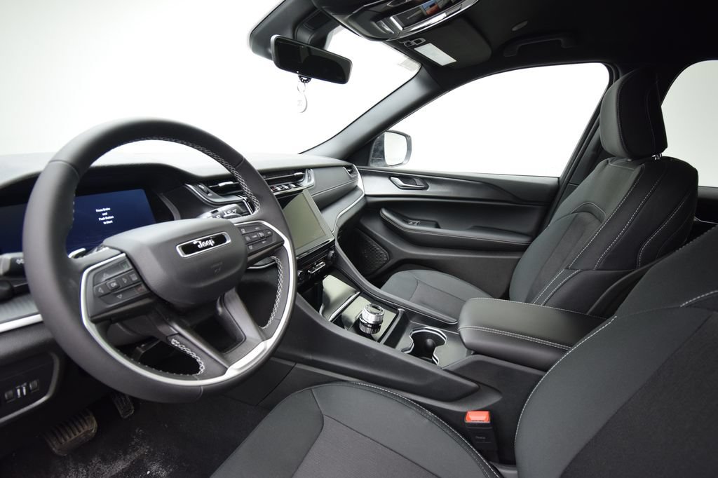 New 2026 Jeep Grand Cherokee Laredo AWD/4WD image 30