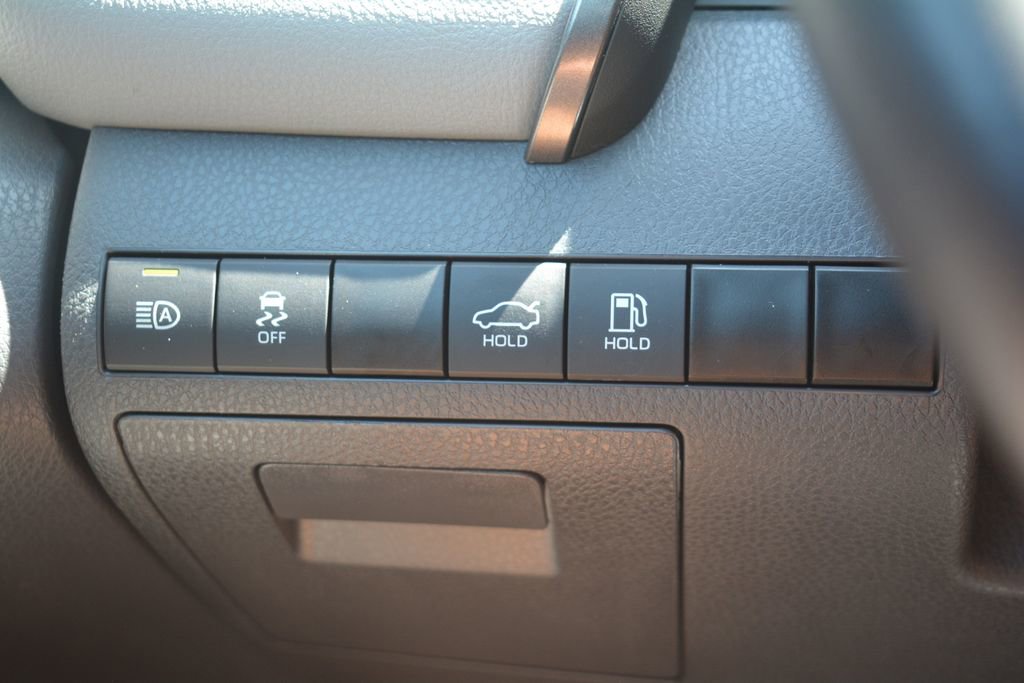 Used 2023 Toyota Camry SE AWD/4WD image 18