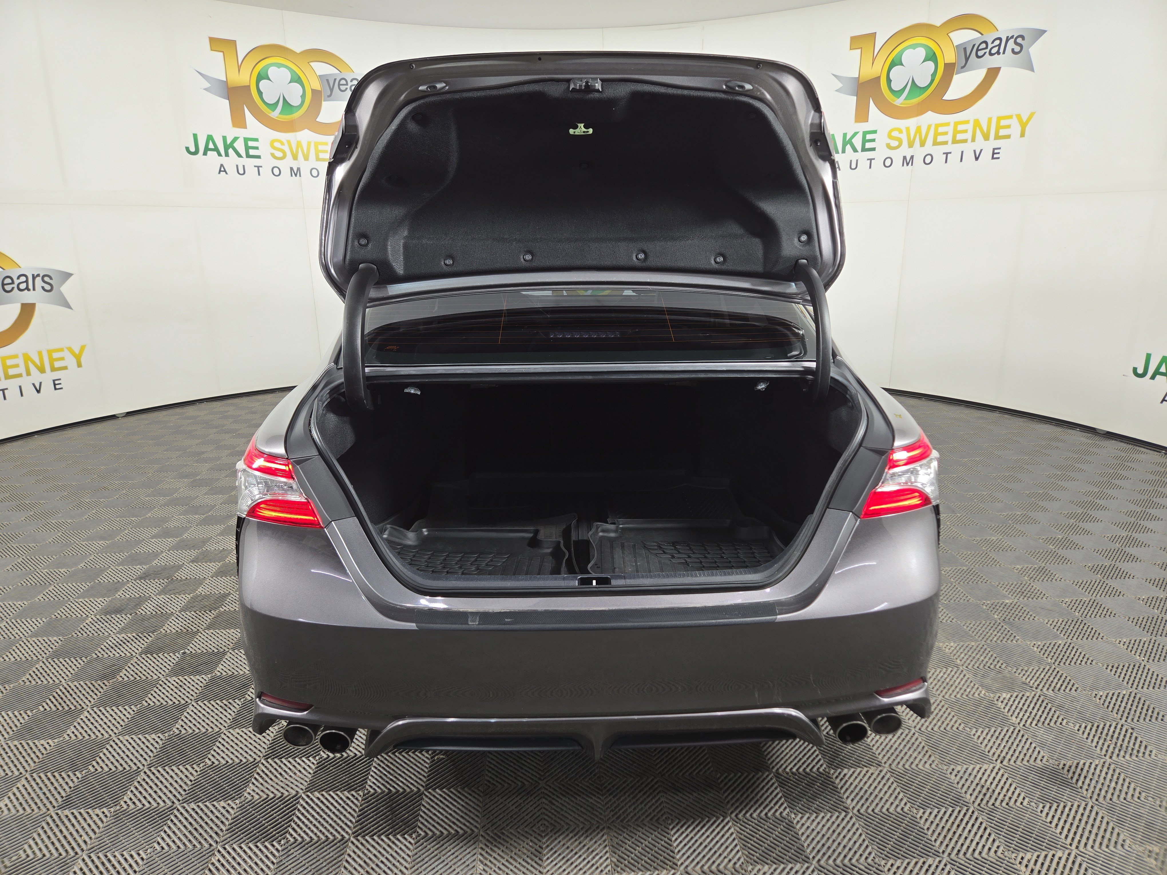 Used 2020 Toyota Camry XSE w/ Blackout Package image 33